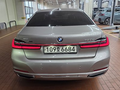 BMW 7 SERIES - 3