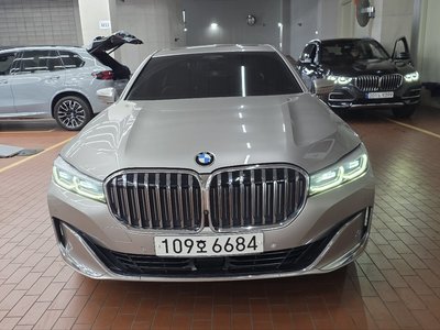 BMW 7 SERIES - 2