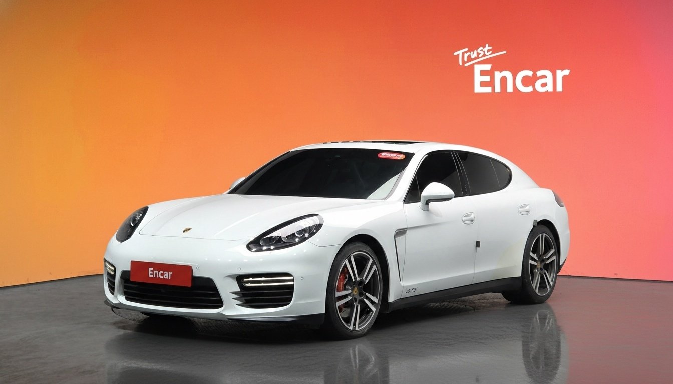 PORSCHE PANAMERA - View 1