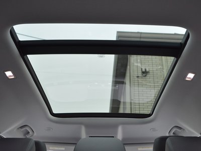 LAND ROVER DEFENDER - 9