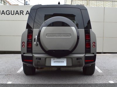 LAND ROVER DEFENDER - 7