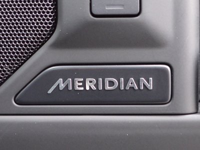 LAND ROVER DEFENDER - 8