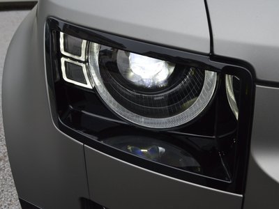 LAND ROVER DEFENDER - 10