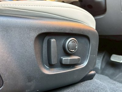 LAND ROVER RANGE ROVER VELAR 2022 thumbnail 28