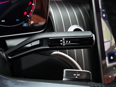 MERCEDES-BENZ GLC - 10