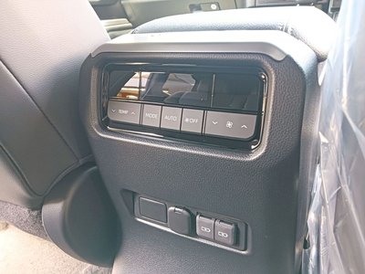 2026 Toyota LAND CRUISER 250 — миниатюра 19