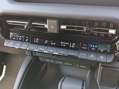 2026 Toyota LAND CRUISER 250 — миниатюра 12