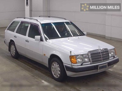 MERCEDES-BENZ E-CLASS - 1