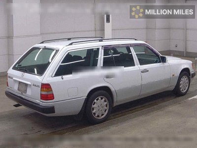 MERCEDES-BENZ E-CLASS - 5