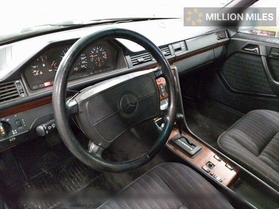 MERCEDES-BENZ E-CLASS - 3