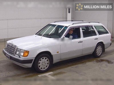 MERCEDES-BENZ E-CLASS - 4