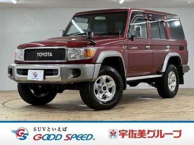 TOYOTA LAND CRUISER 70 - 1