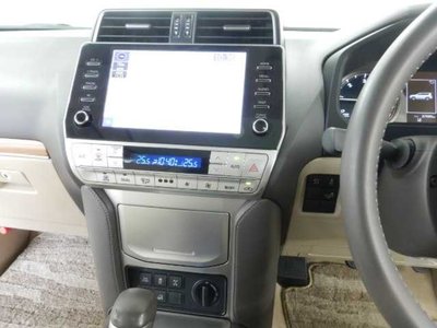 TOYOTA LAND CRUISER PRADO - 7