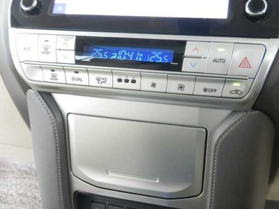 TOYOTA LAND CRUISER PRADO - 9