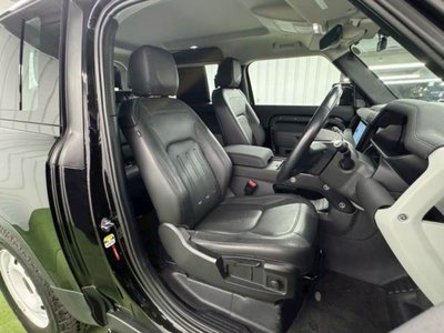LAND ROVER DEFENDER - 7