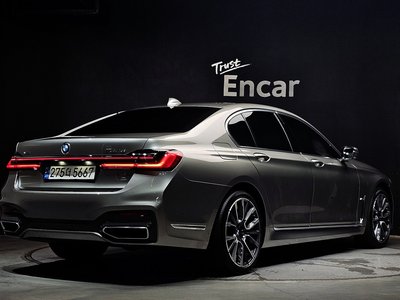 2020 BMW 7 SERIES photo 4