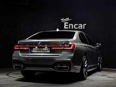 2020 BMW 7 SERIES photo 3