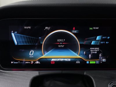 MERCEDES-BENZ GT AMG - 8