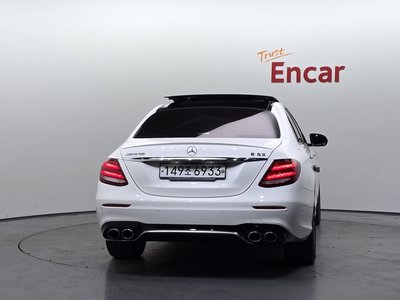 MERCEDES-BENZ E-CLASS - 4