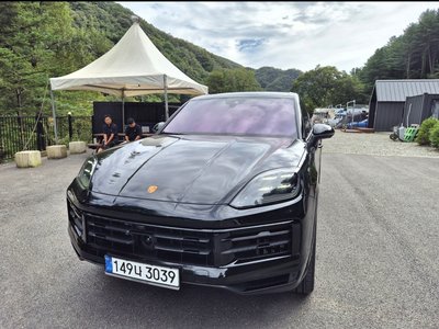 PORSCHE CAYENNE - 1
