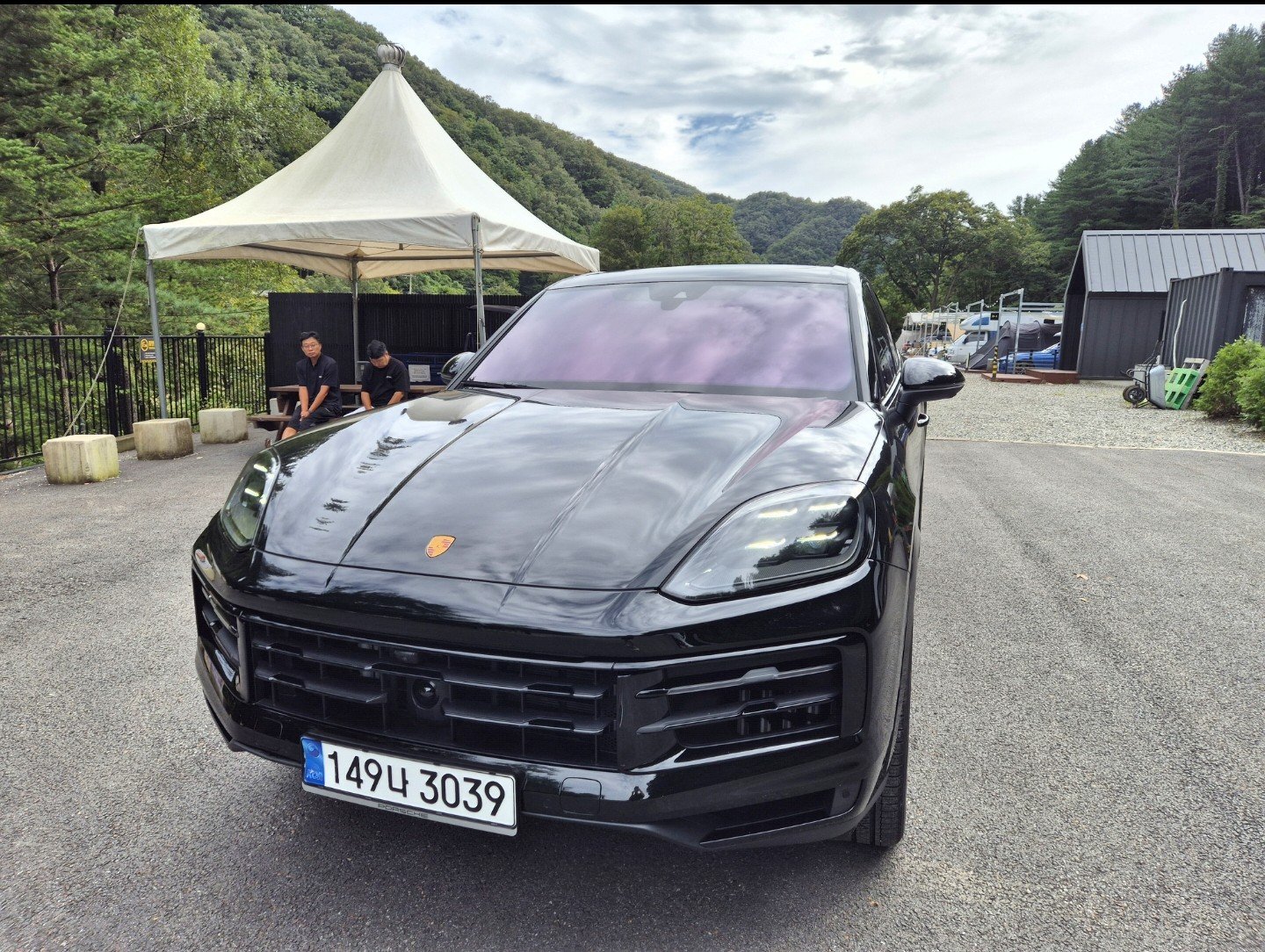 PORSCHE CAYENNE - View 1