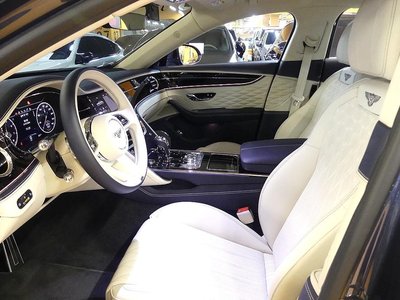 2023 Bentley FLYING SPUR photo 10