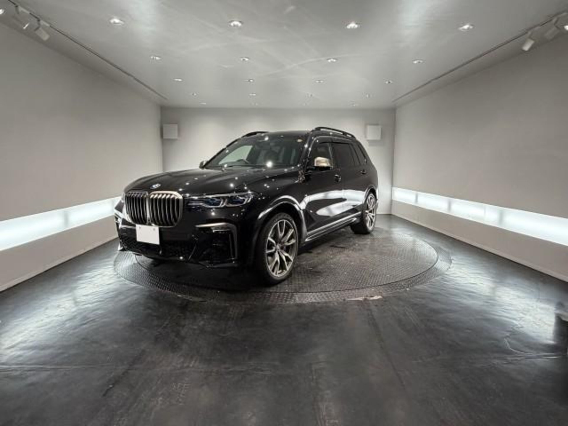 BMW X7 - View 1