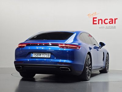 PORSCHE PANAMERA - 4