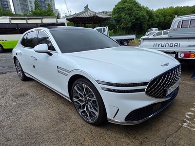 2023 Genesis G90 (RS4) photo 2