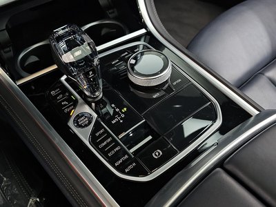 BMW 8 SERIES - 9