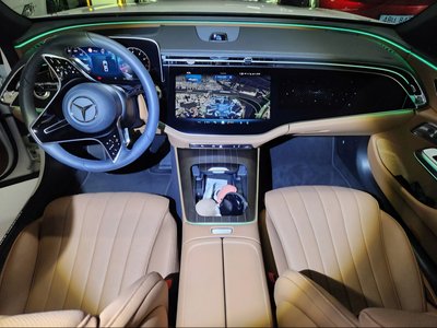 MERCEDES-BENZ E-CLASS - 6