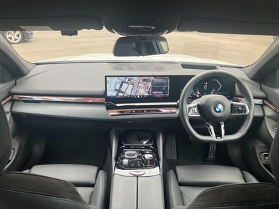 صورة مصغرة 26 لـ 2025 BMW 5 SERIES TOURING