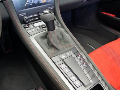 PORSCHE 718 SPYDER - 10