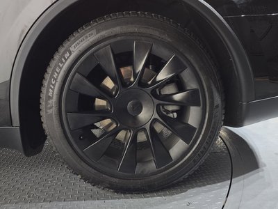TESLA MODEL Y - 9