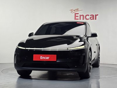 TESLA MODEL Y - 3