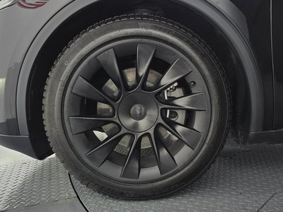 TESLA MODEL Y - 7