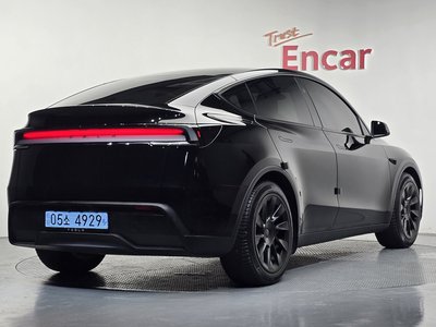 TESLA MODEL Y - 6
