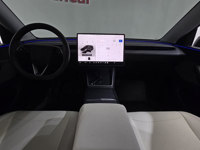 TESLA MODEL Y - 5