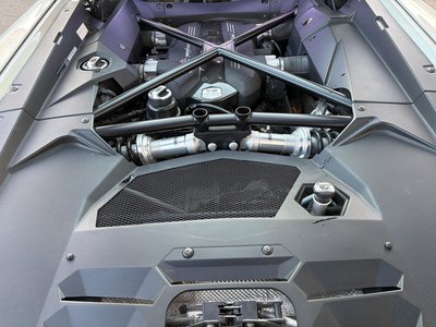LAMBORGHINI AVENTADOR - 10