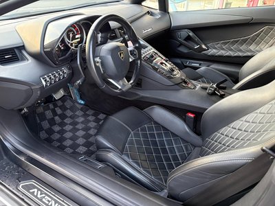 LAMBORGHINI AVENTADOR - 2