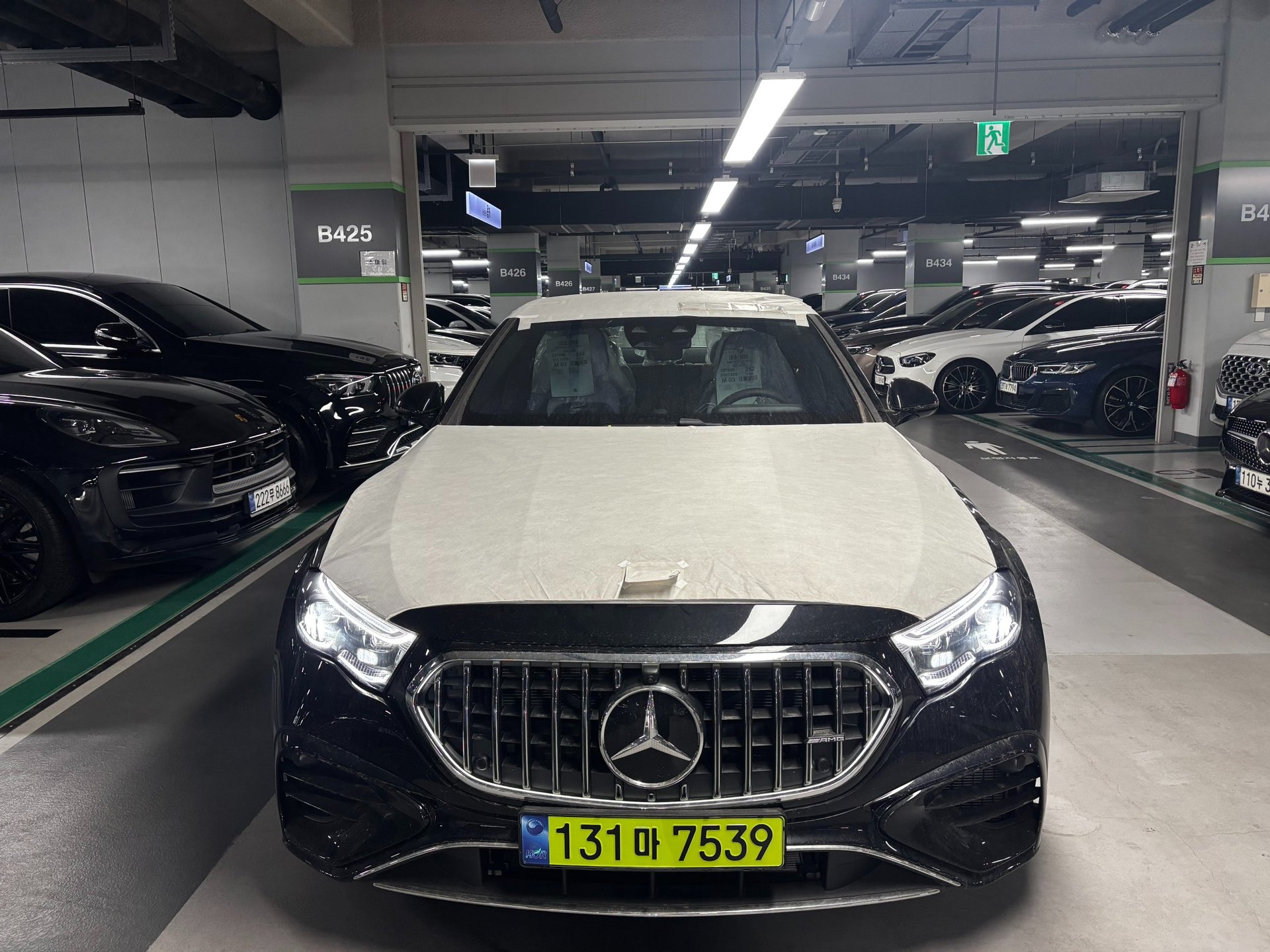 MERCEDES-BENZ E-CLASS - View 1