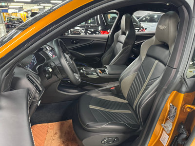 ASTON MARTIN DBX - 8