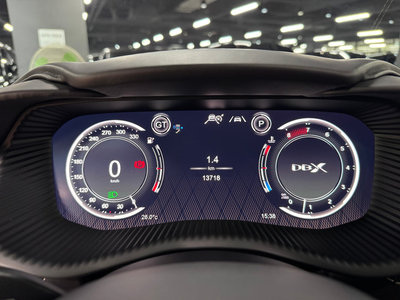 ASTON MARTIN DBX - 7