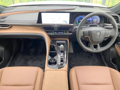 TOYOTA CROWN SPORT - 2