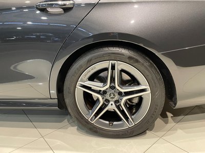 MERCEDES-BENZ E-CLASS - 10