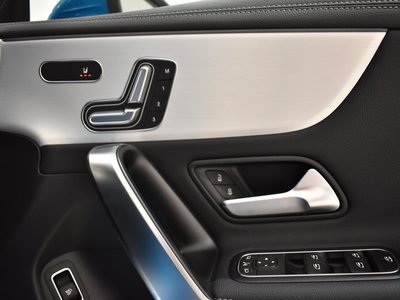 MERCEDES-BENZ CLA - 7
