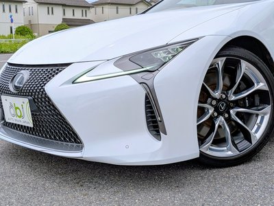 2017 Lexus LC — миниатюра 18