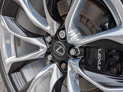2017 Lexus LC — миниатюра 12