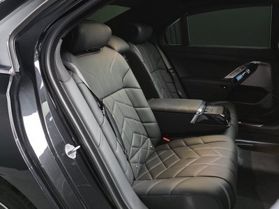 2025 BMW 7 SERIES 缩略图 17
