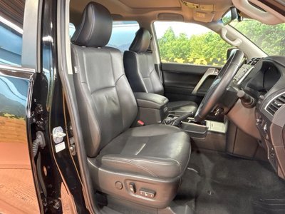 TOYOTA LAND CRUISER PRADO - 8